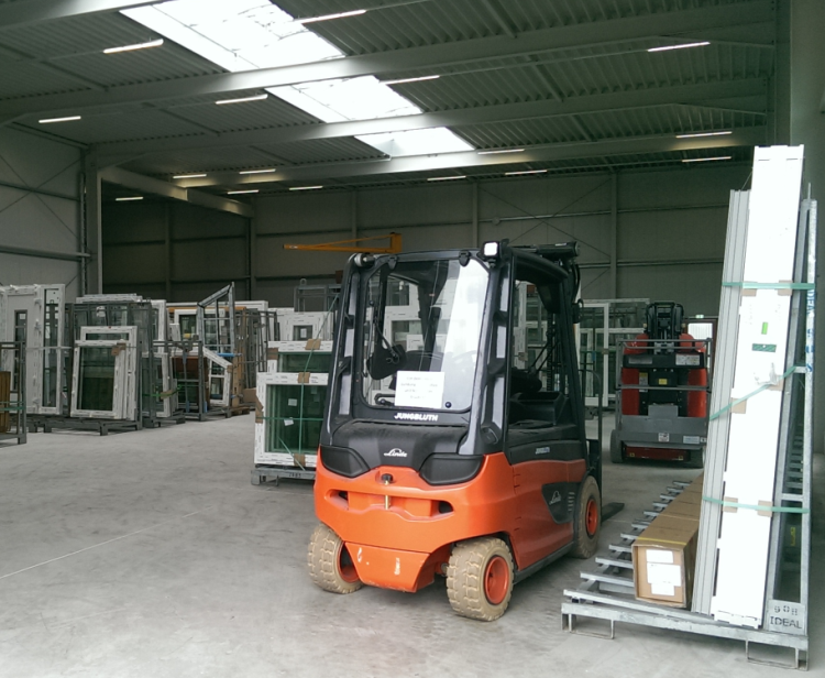 Logistic center 